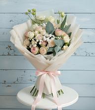 Букет цветов из:  Розы и Лизиантусы в Заокском