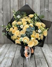 Букет цветов из:  Розы и Лизиантусы в Заокском
