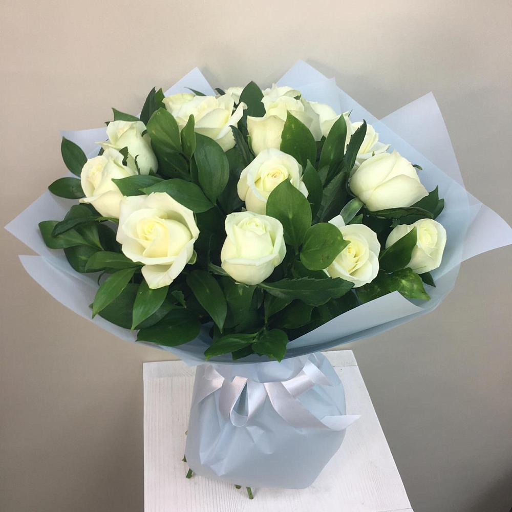 Букет 15 Белых роз Проуд в Заокском