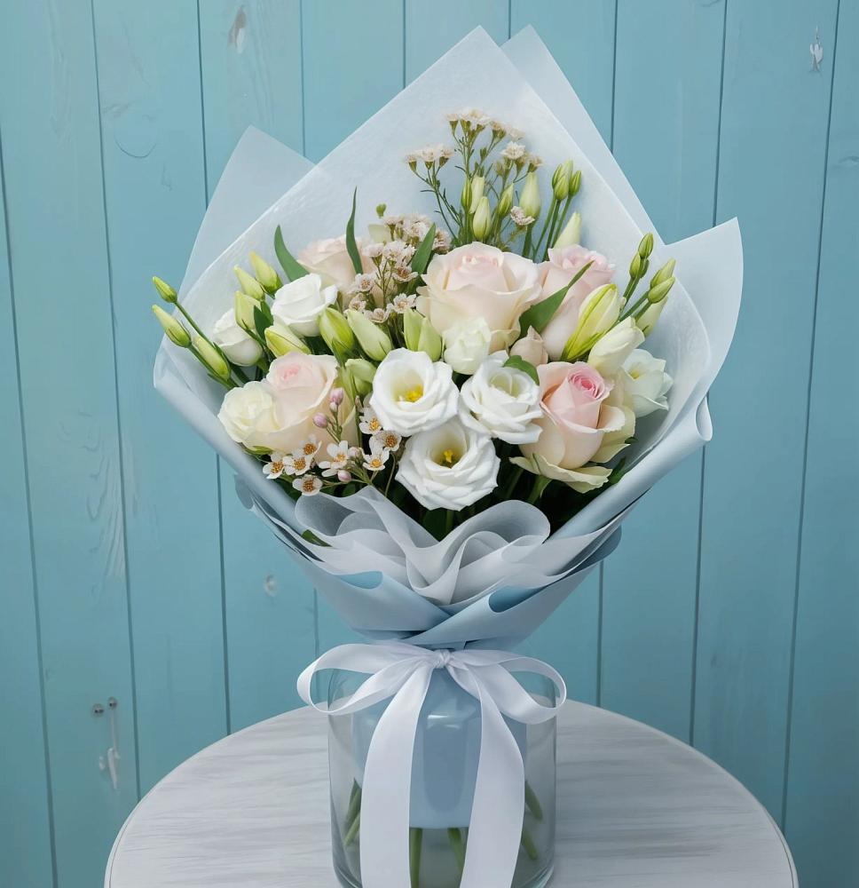 Букет цветов из: Розы и Лизиантусы в Заокском