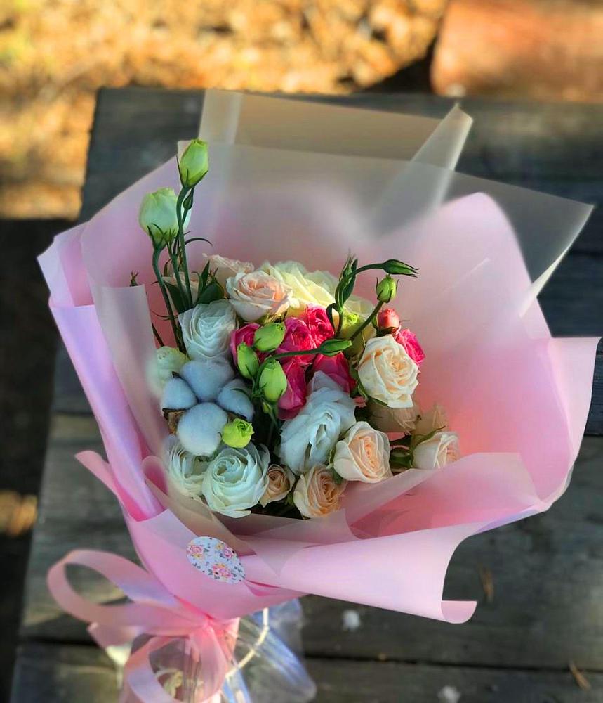 Букет цветов из: Розы и Лизиантусы в Заокском