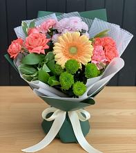 Букет цветов из:  Гвоздики, Розы, Герберы и Хризантемы #REPLACE_PRED# Заокском