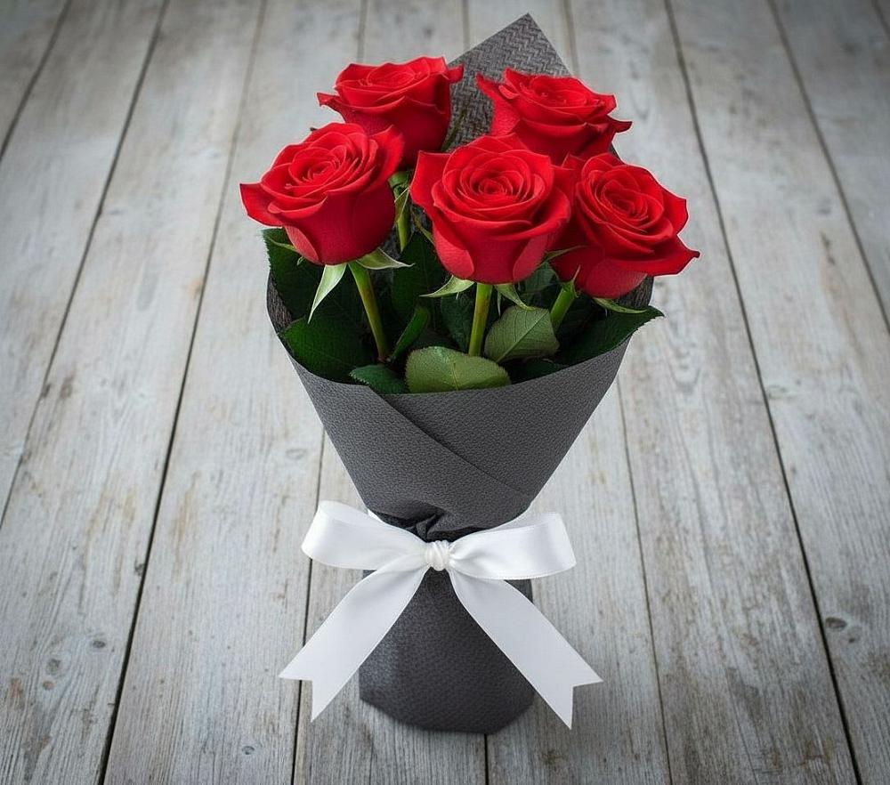 Букет 5 Красных роз Эдлесс Лав в Заокском