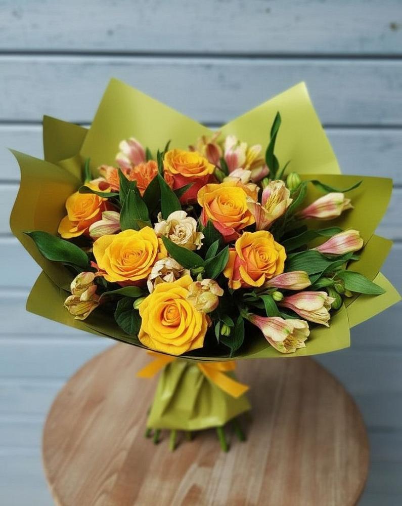 Букет цветов из: Альстромерии и Розы в Заокском