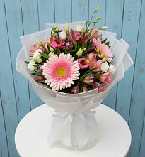 Букет цветов из:  Герберы, Альстромерии и Лизиантусы в Заокском