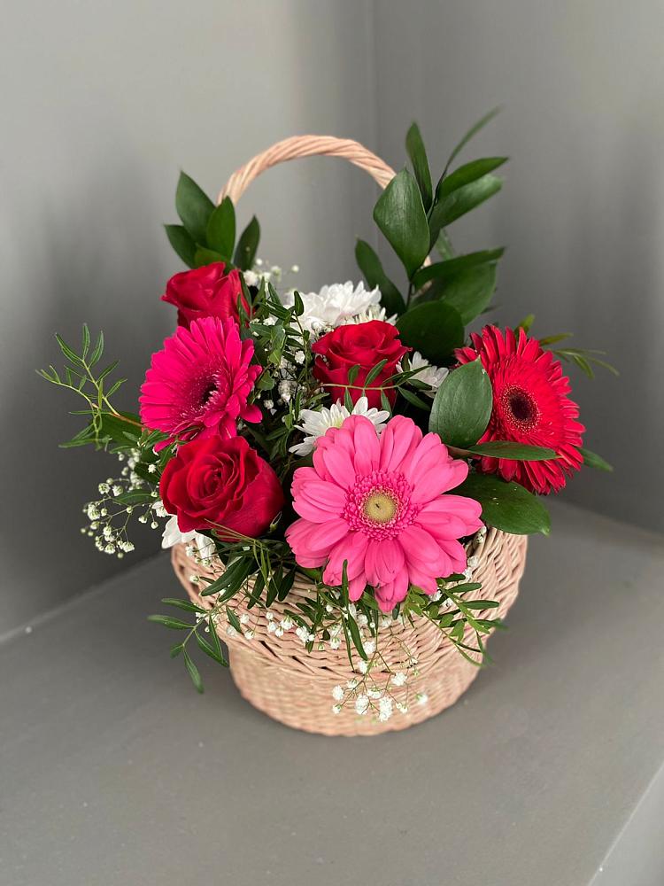 Цветочная композиция из Розы, Хризантемы и Герберы в корзине в Заокском