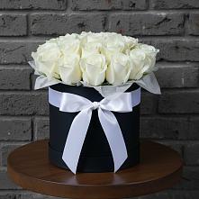 Цветочная композиция из Розы в шляпной коробке в Заокском